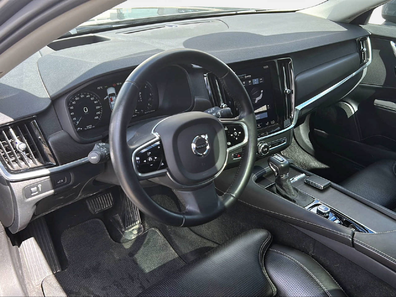 VOLVO V90 Cross Country 2.0 D5 Pro AWD-image-11