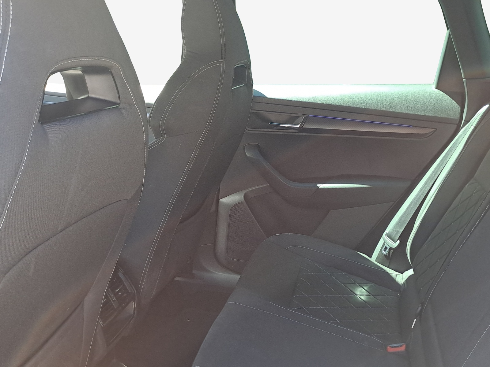 SKODA Karoq 1.5 TSI SportLine DSG-image-11