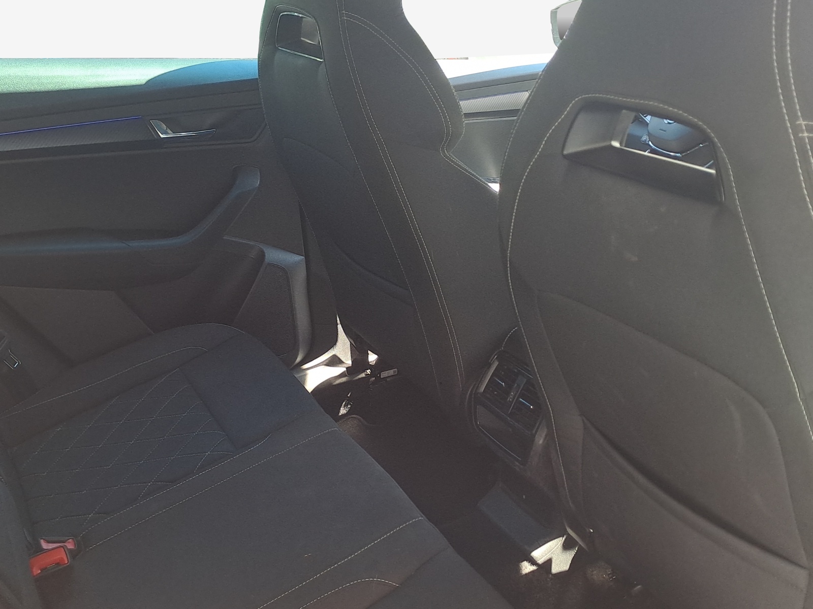 SKODA Karoq 1.5 TSI SportLine DSG-image-13