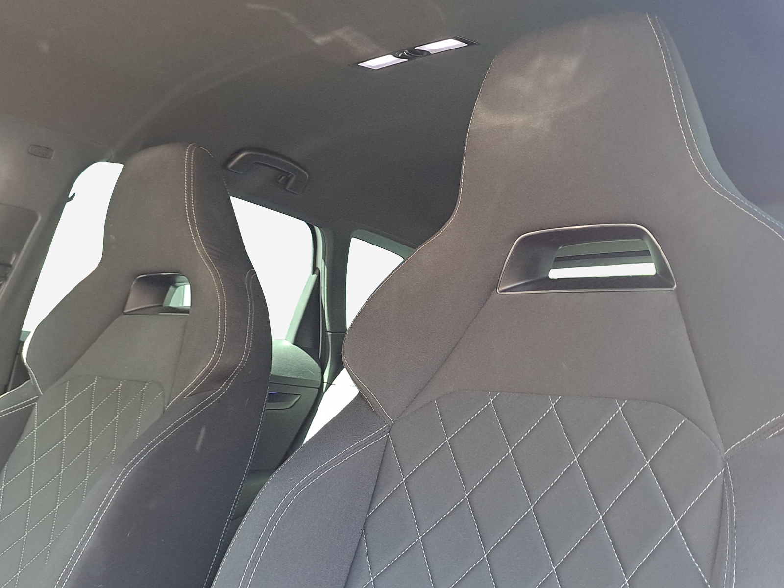 SKODA Karoq 1.5 TSI SportLine DSG-image-15