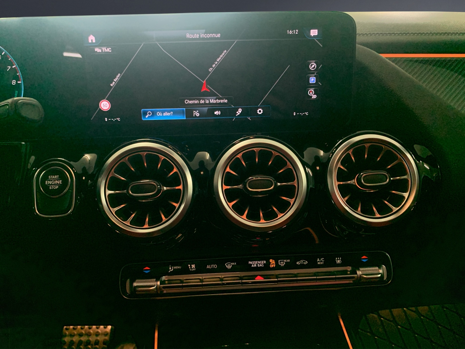 MERCEDES-BENZ GLA 250e AMG Line 8G-DCT-image-8
