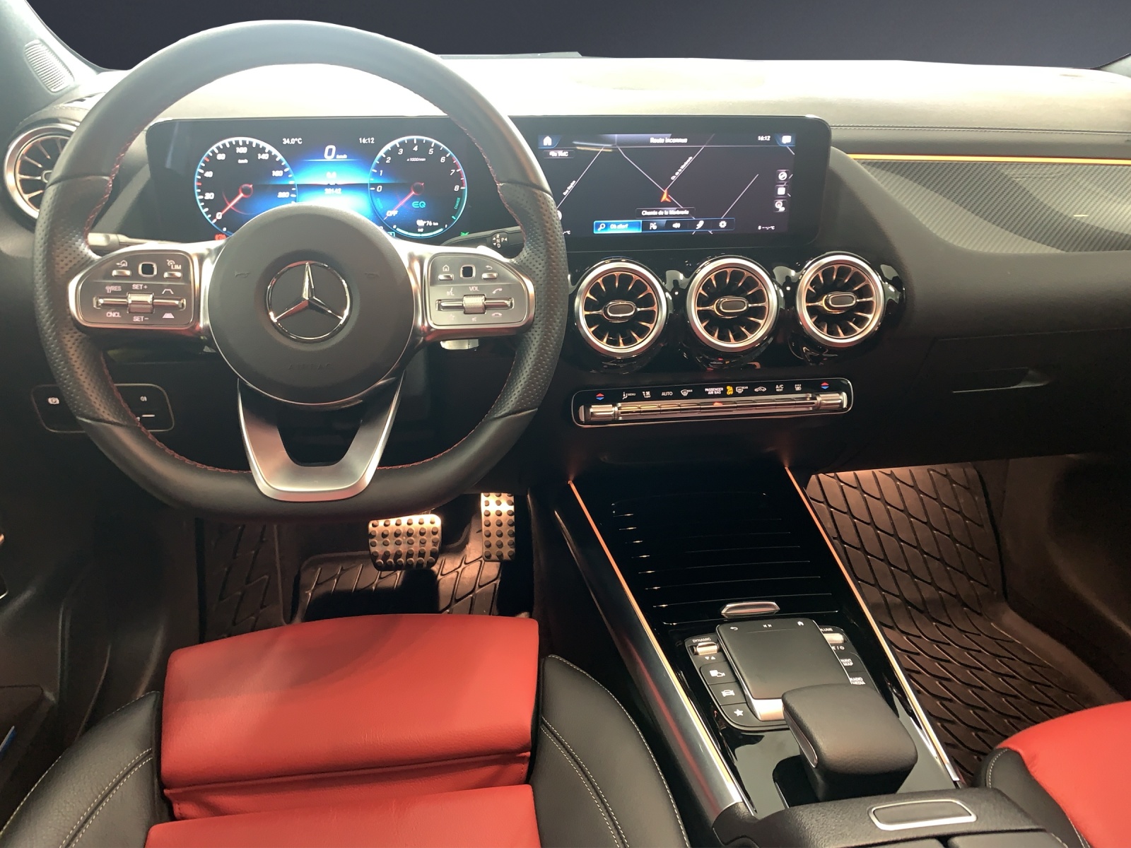 MERCEDES-BENZ GLA 250e AMG Line 8G-DCT-image-7