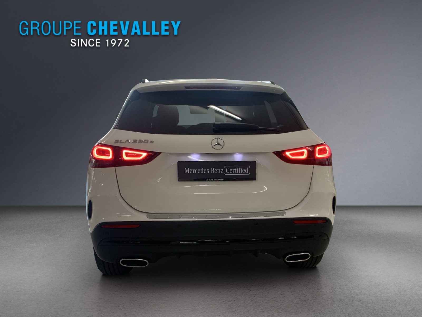 MERCEDES-BENZ GLA 250e AMG Line 8G-DCT-image-4