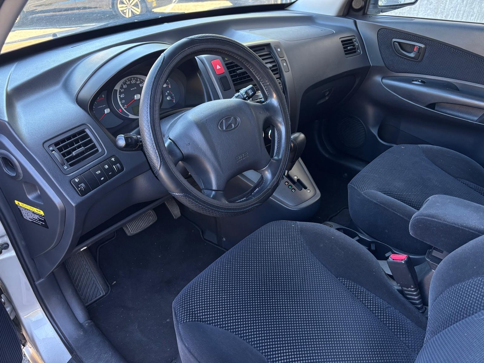 HYUNDAI Tucson 2.0 CRDi Comfort City 2WD Automatic-image-9