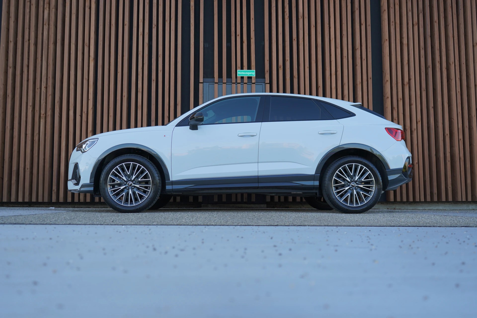 AUDI Q3 SPORTBACK 40 TFSI S LINE BLACK QUATTRO S-TRONIC l 190 PS-image-1
