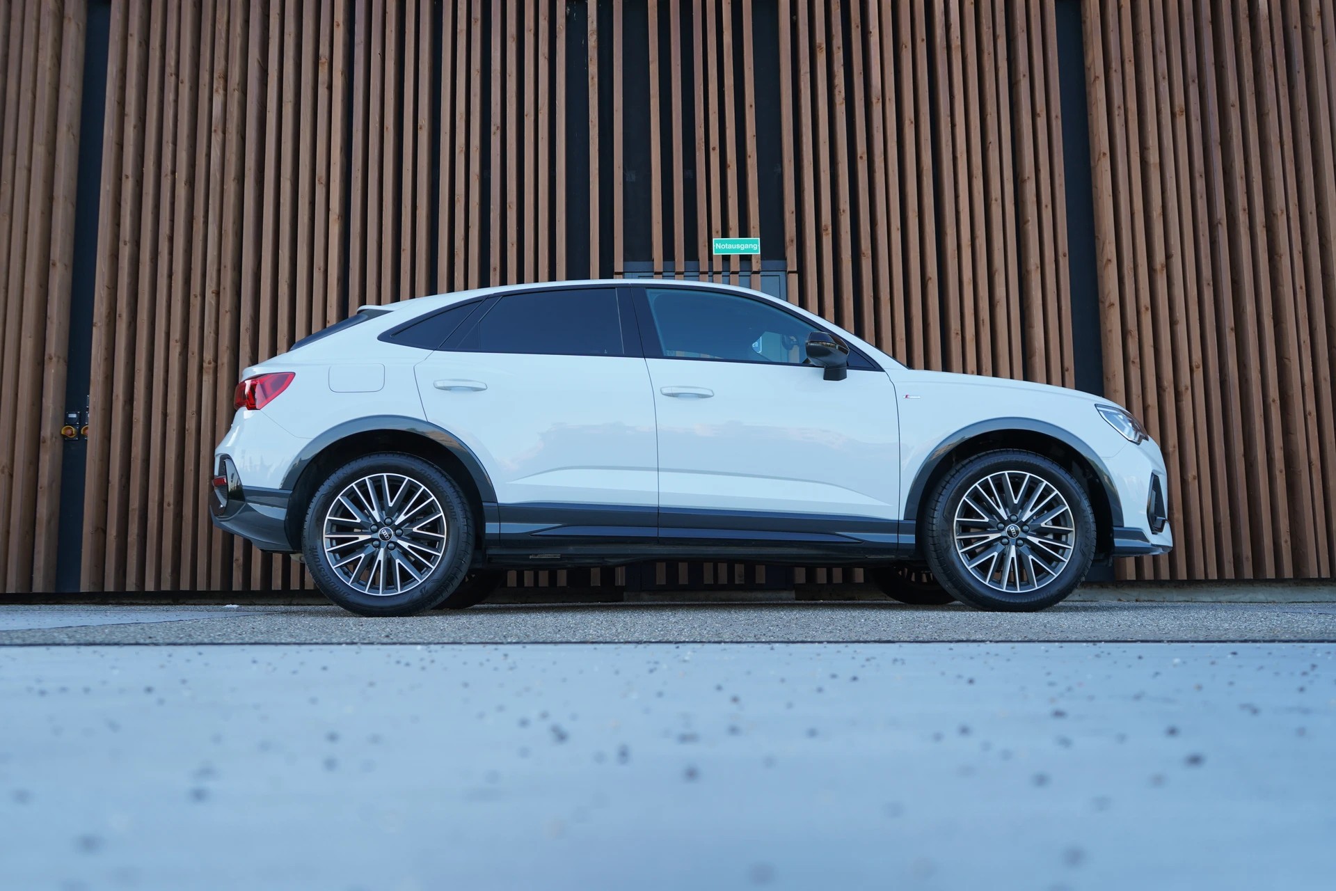 AUDI Q3 SPORTBACK 40 TFSI S LINE BLACK QUATTRO S-TRONIC l 190 PS-image-0