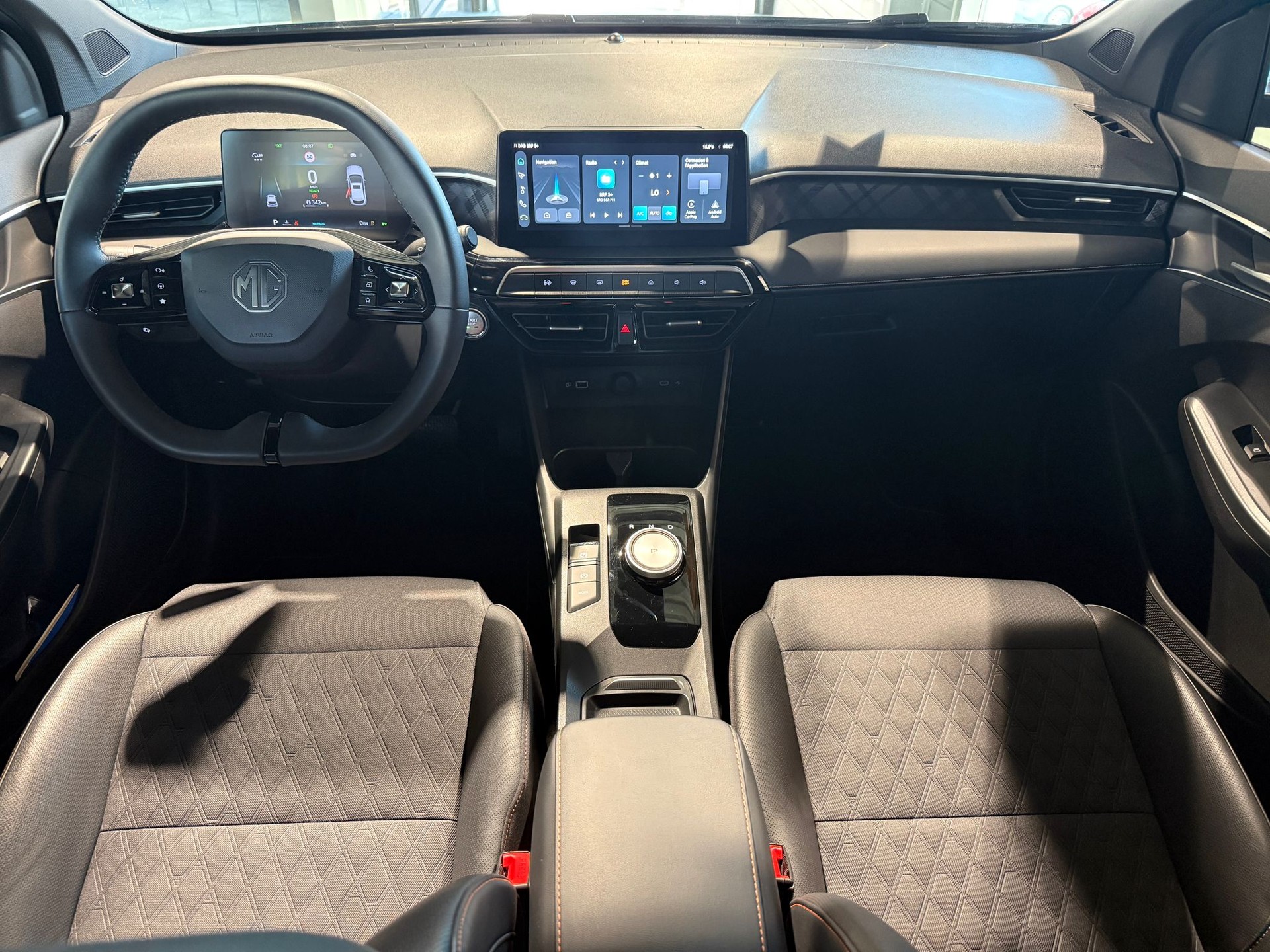 MG 3 1.5 Hybrid Luxury Aut.-image-9