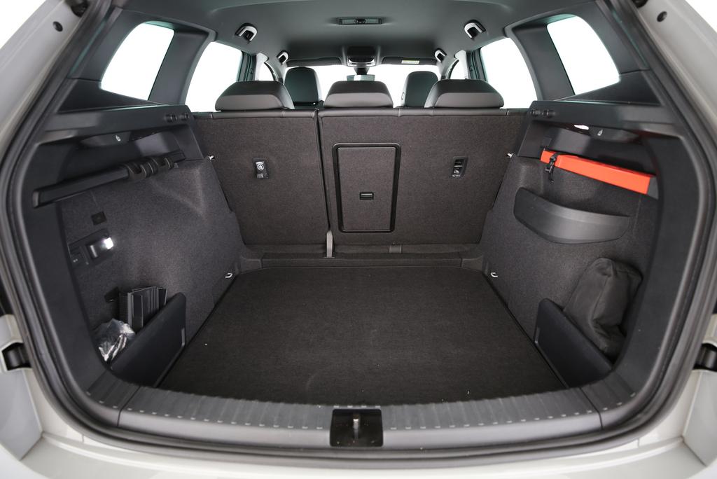SKODA Karoq 2.0 TSI SportLine DSG 4x4-image-9