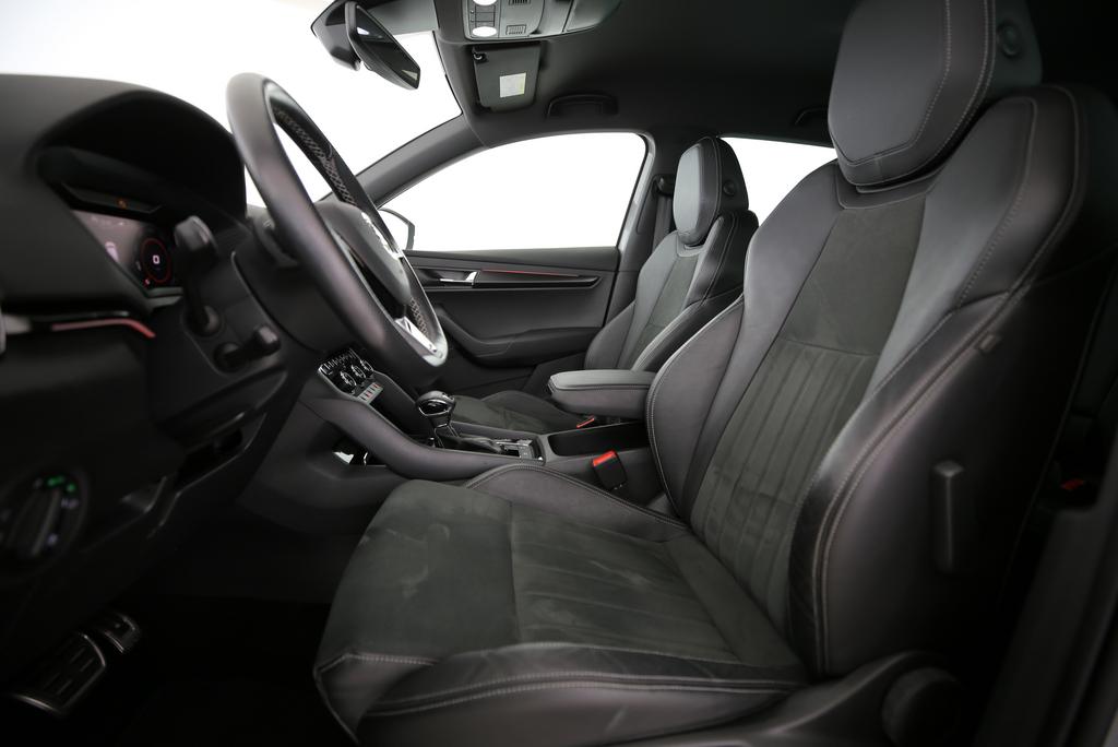 SKODA Karoq 2.0 TSI SportLine DSG 4x4-image-2