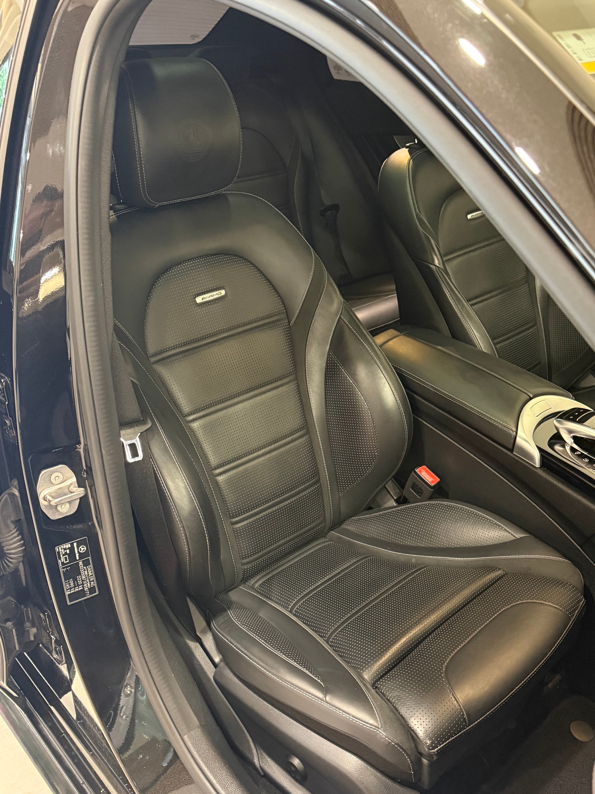 MERCEDES-BENZ C 63 S AMG Speedshift-image-9