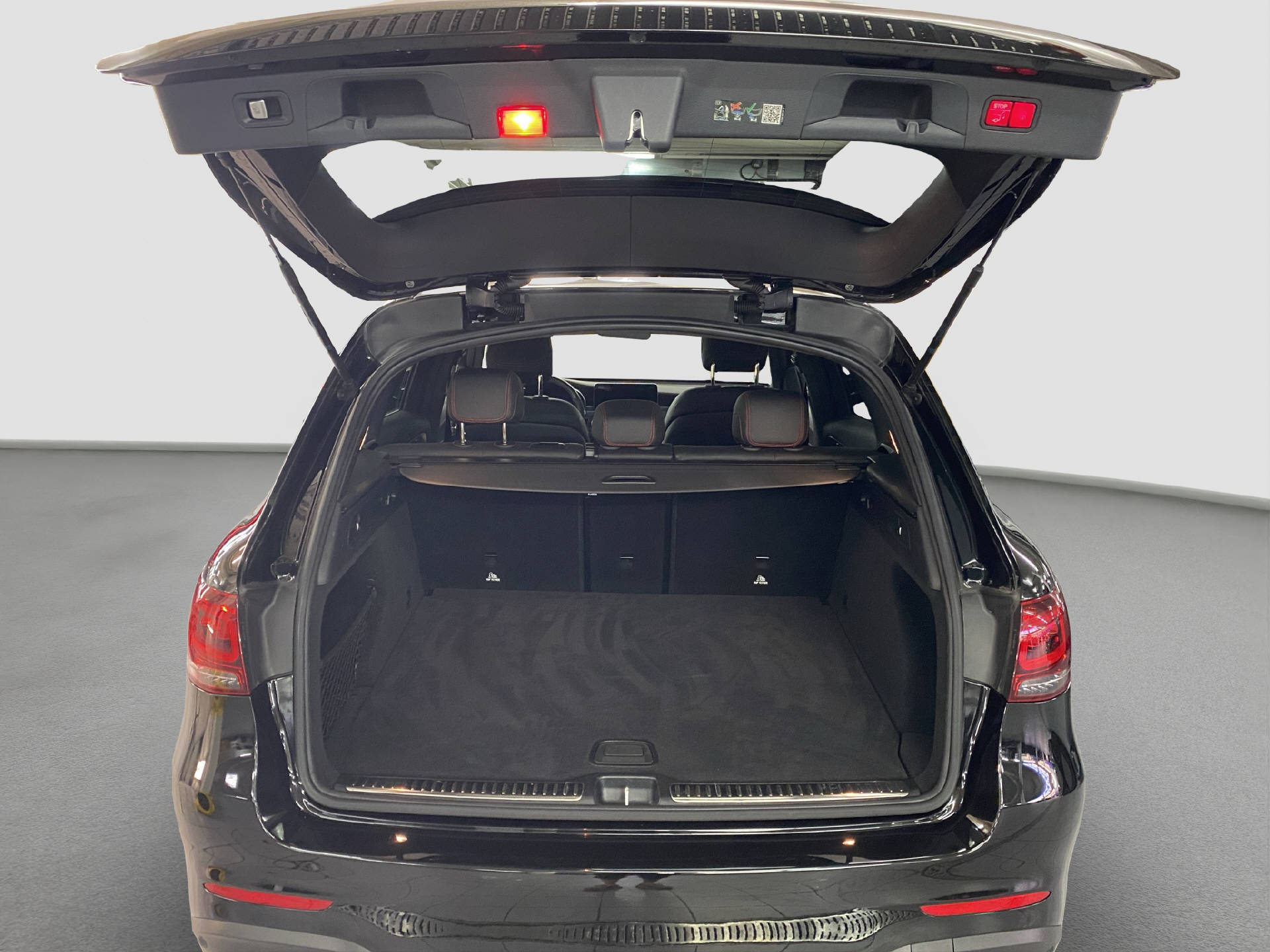 MERCEDES-BENZ GLC 300 AMG Line 4MATIC-image-13
