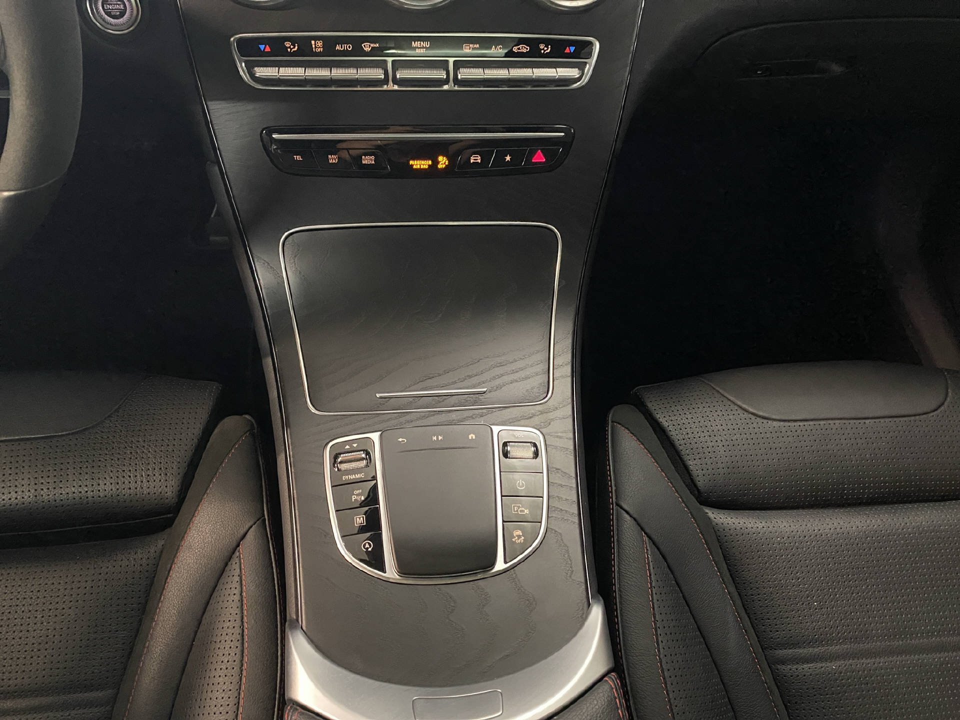 MERCEDES-BENZ GLC 300 AMG Line 4MATIC-image-9