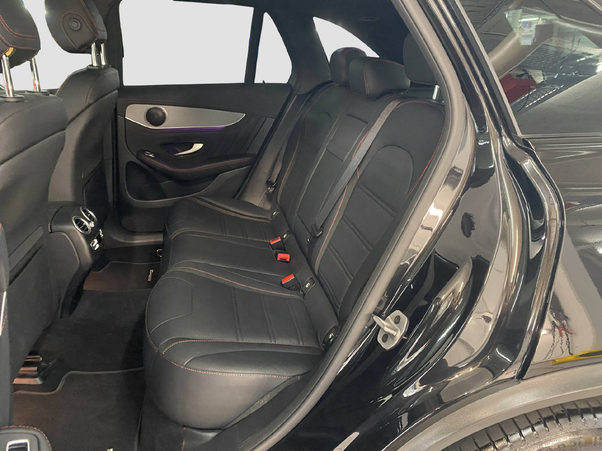 MERCEDES-BENZ GLC 300 AMG Line 4MATIC-image-12