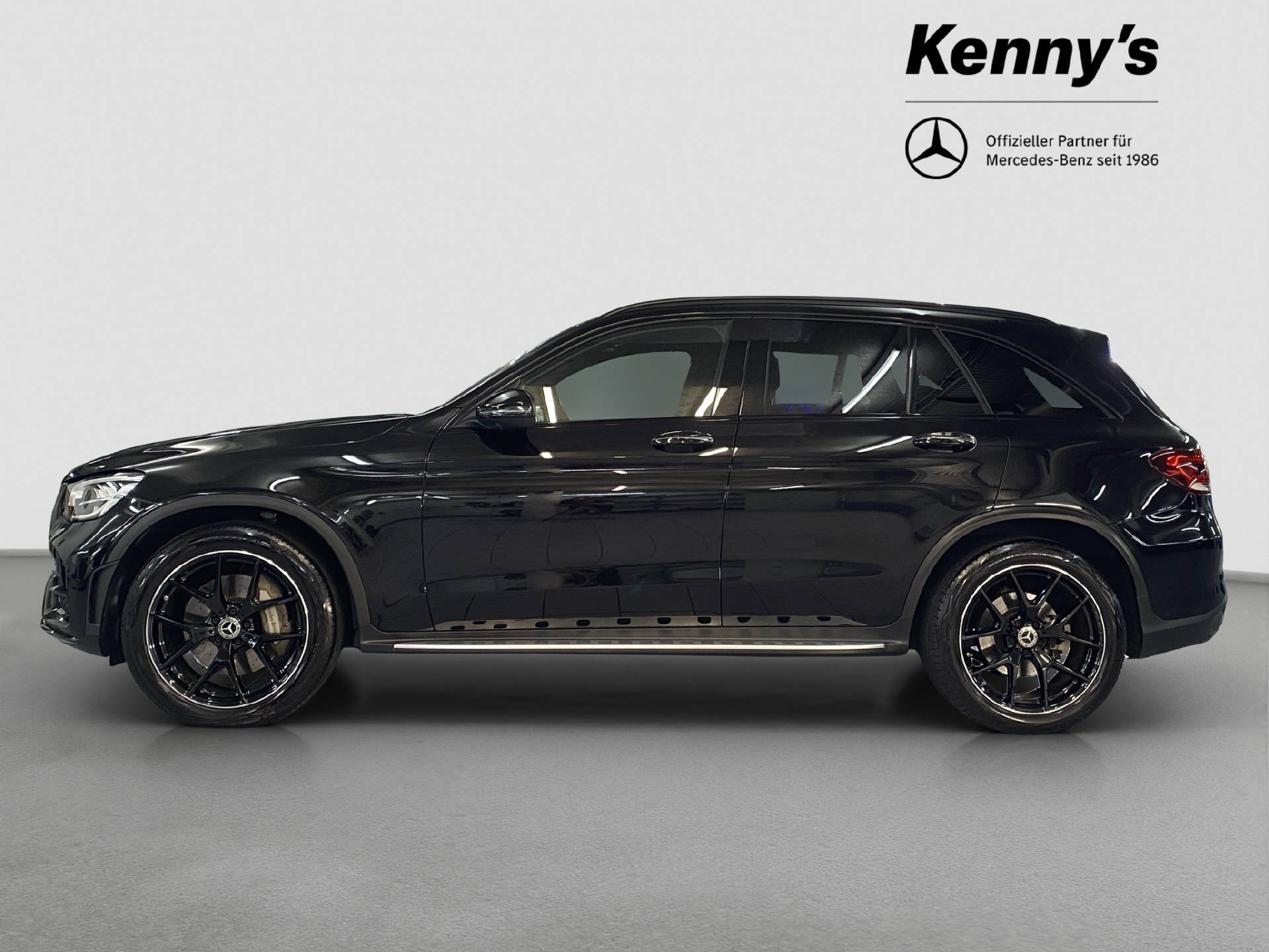 MERCEDES-BENZ GLC 300 AMG Line 4MATIC-image-2
