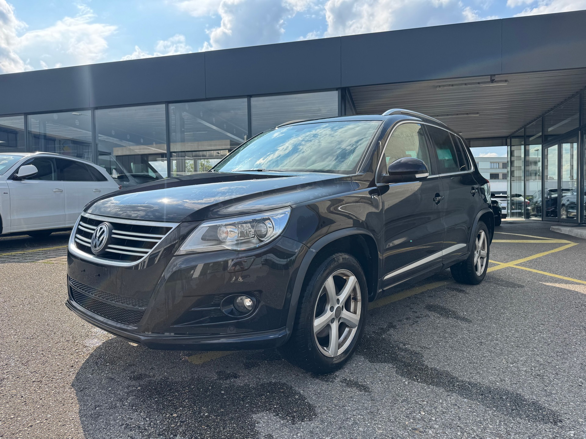 VW Tiguan 2.0 TSI Team DSG R Line-image-0