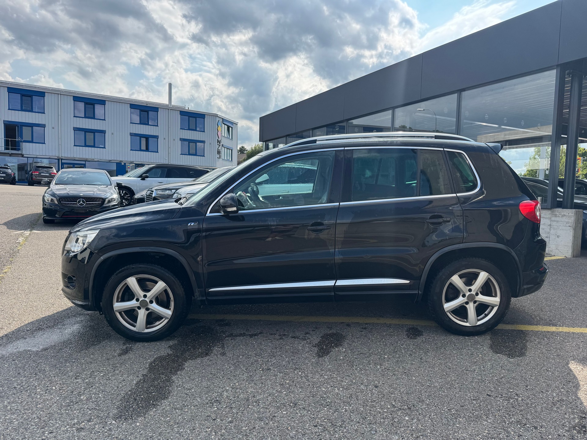 VW Tiguan 2.0 TSI Team DSG R Line-image-1