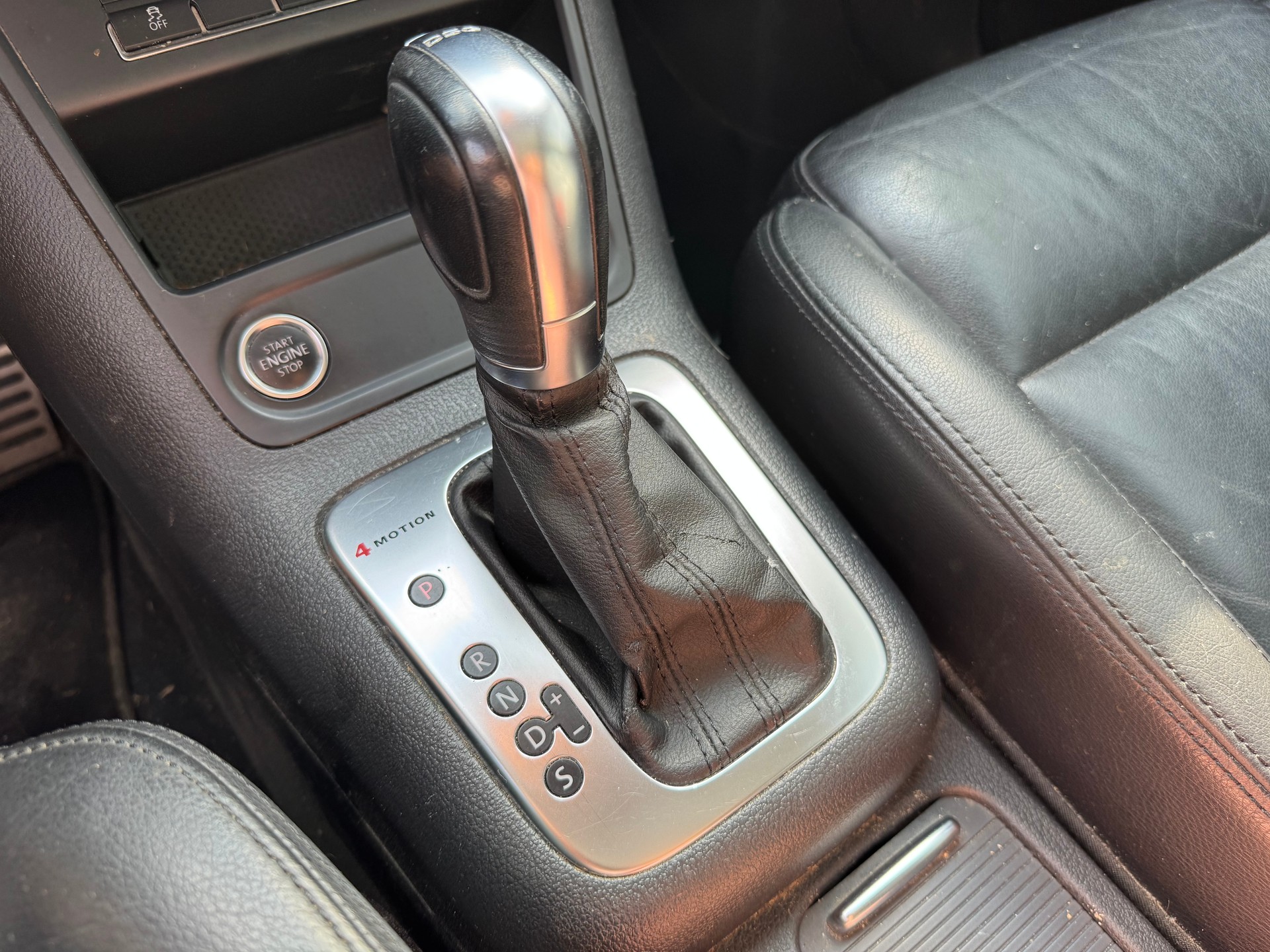 VW Tiguan 2.0 TSI Team DSG R Line-image-11