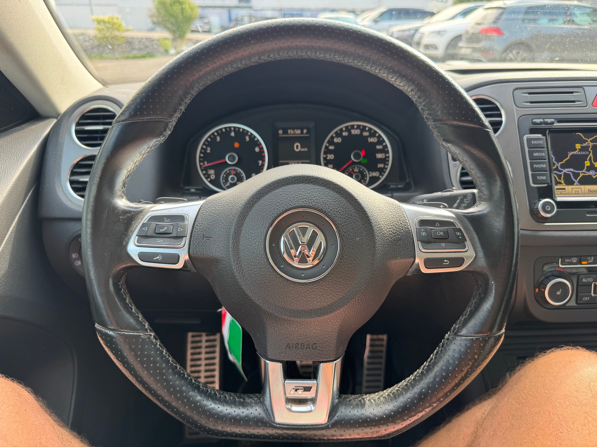 VW Tiguan 2.0 TSI Team DSG R Line-image-13