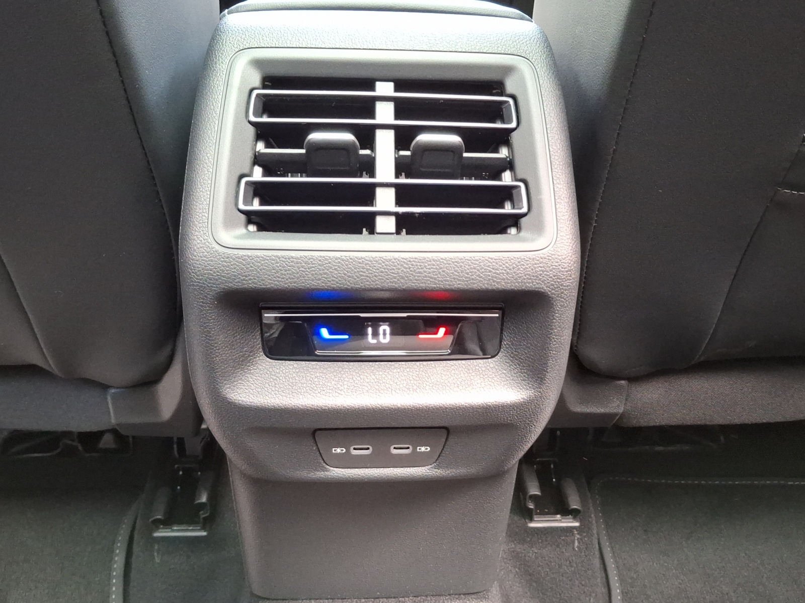 VW Tayron 1.5 TSI evo2 eHybrid R-Line DSG-image-10