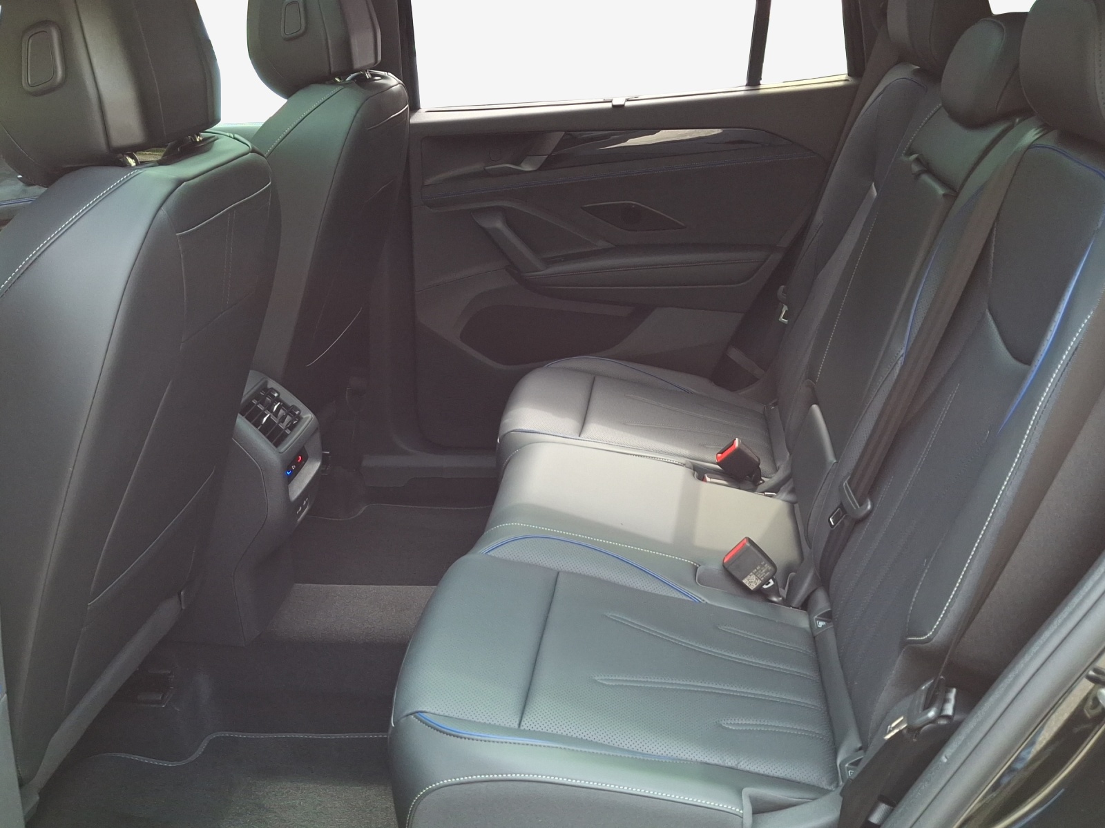 VW Tayron 1.5 TSI evo2 eHybrid R-Line DSG-image-11
