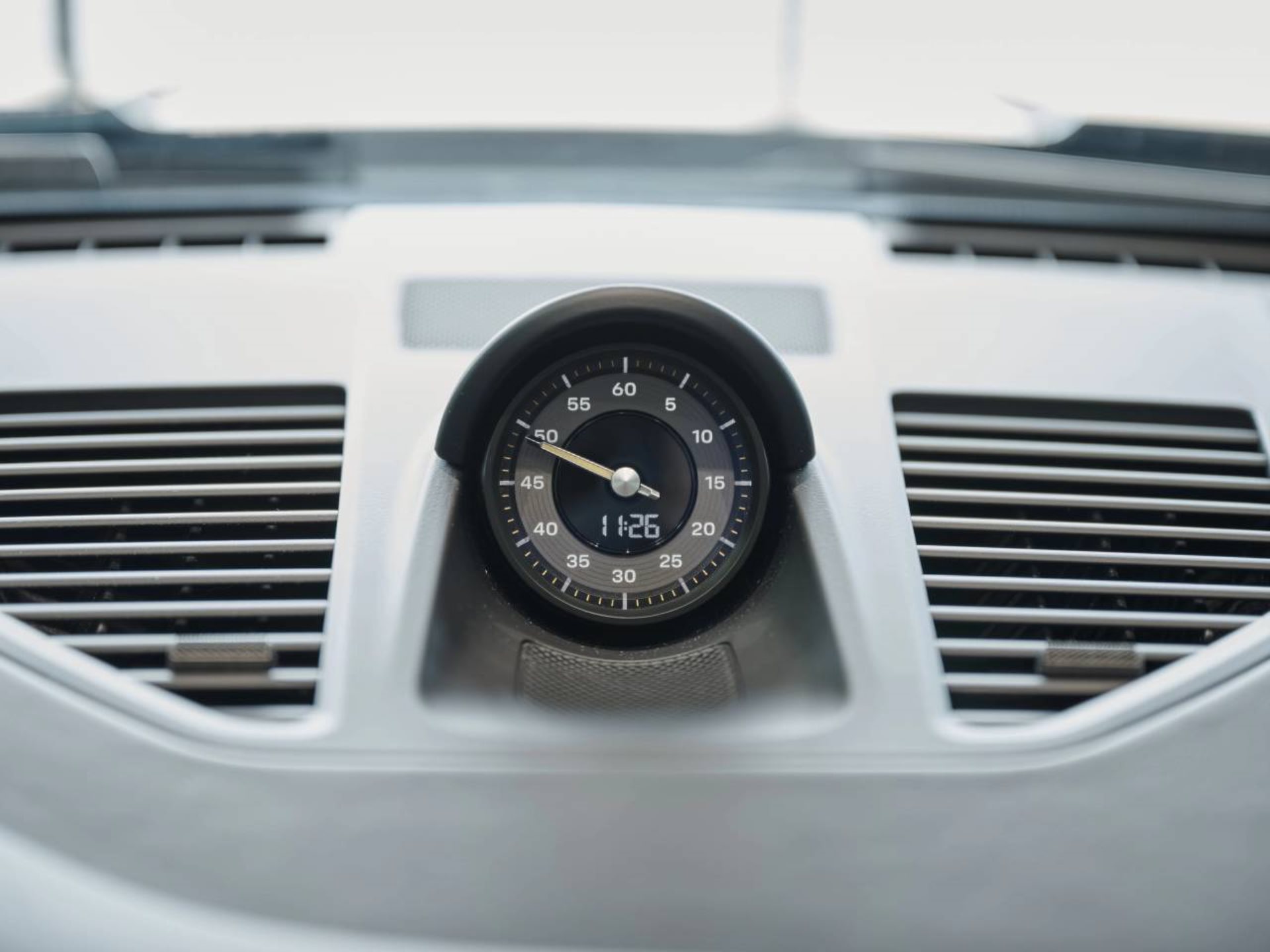 PORSCHE 911 GT3-image-26