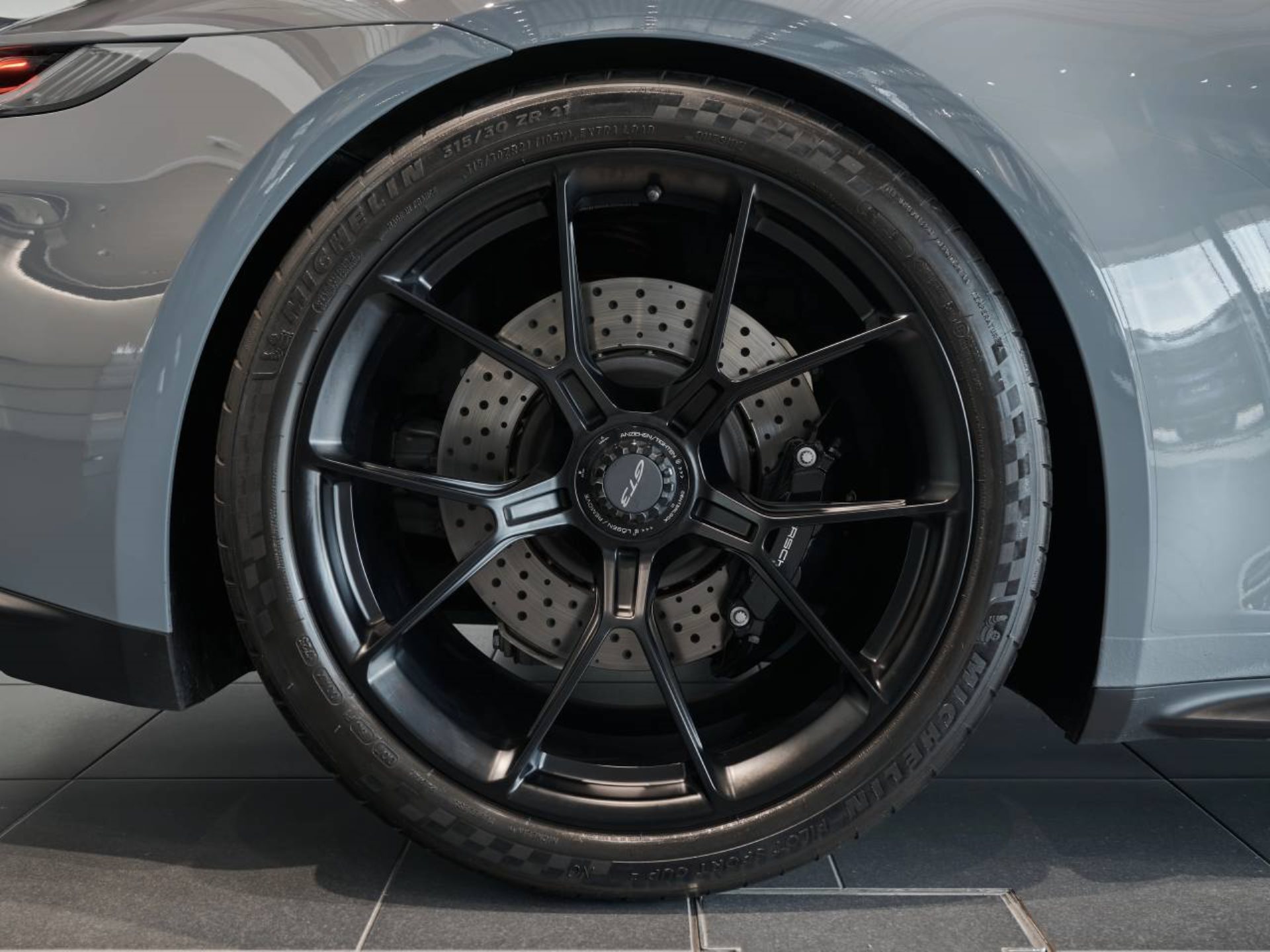 PORSCHE 911 GT3-image-30