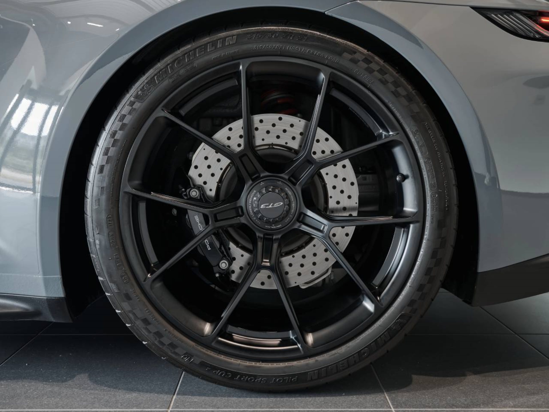 PORSCHE 911 GT3-image-29