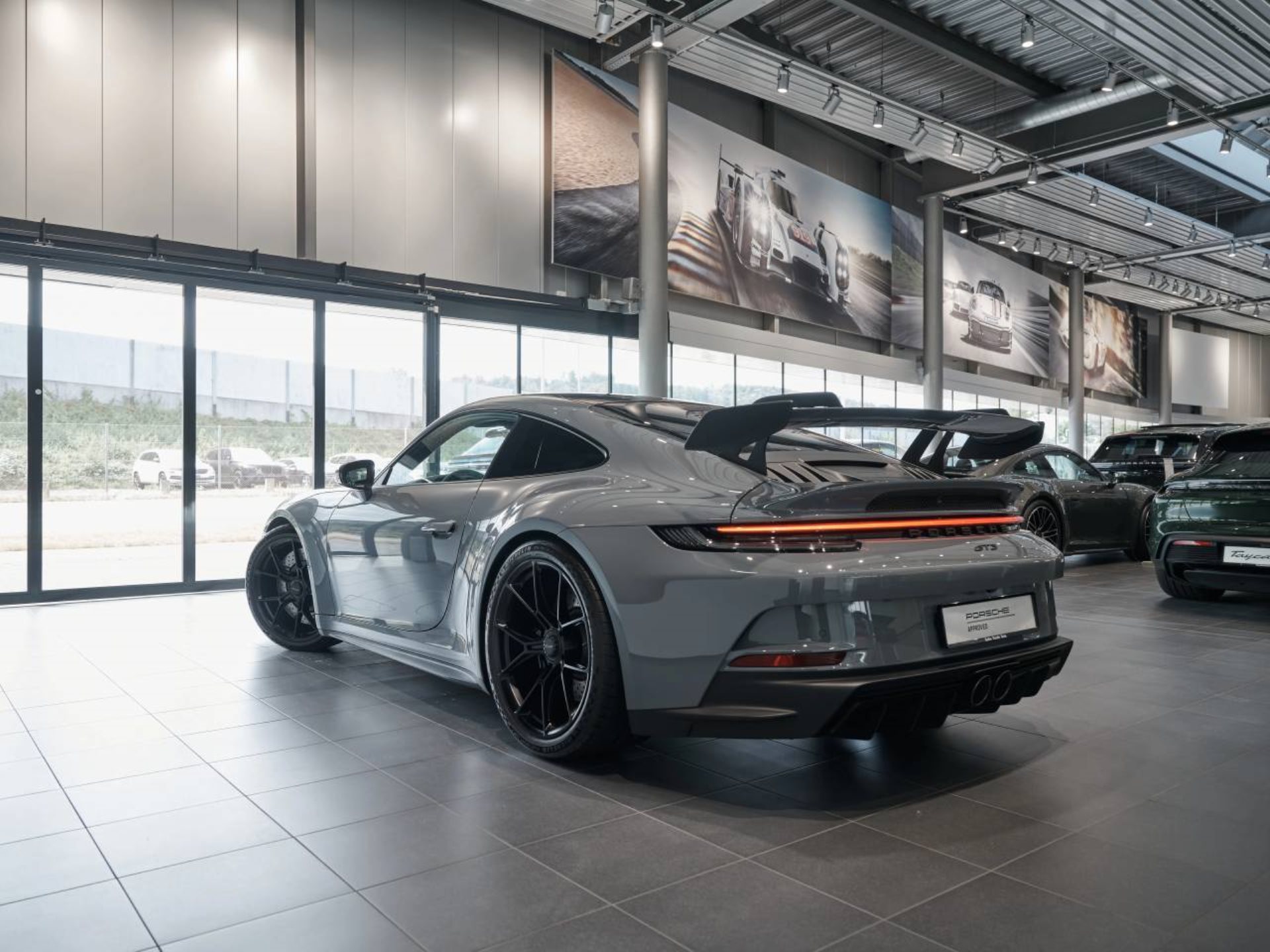 PORSCHE 911 GT3-image-6