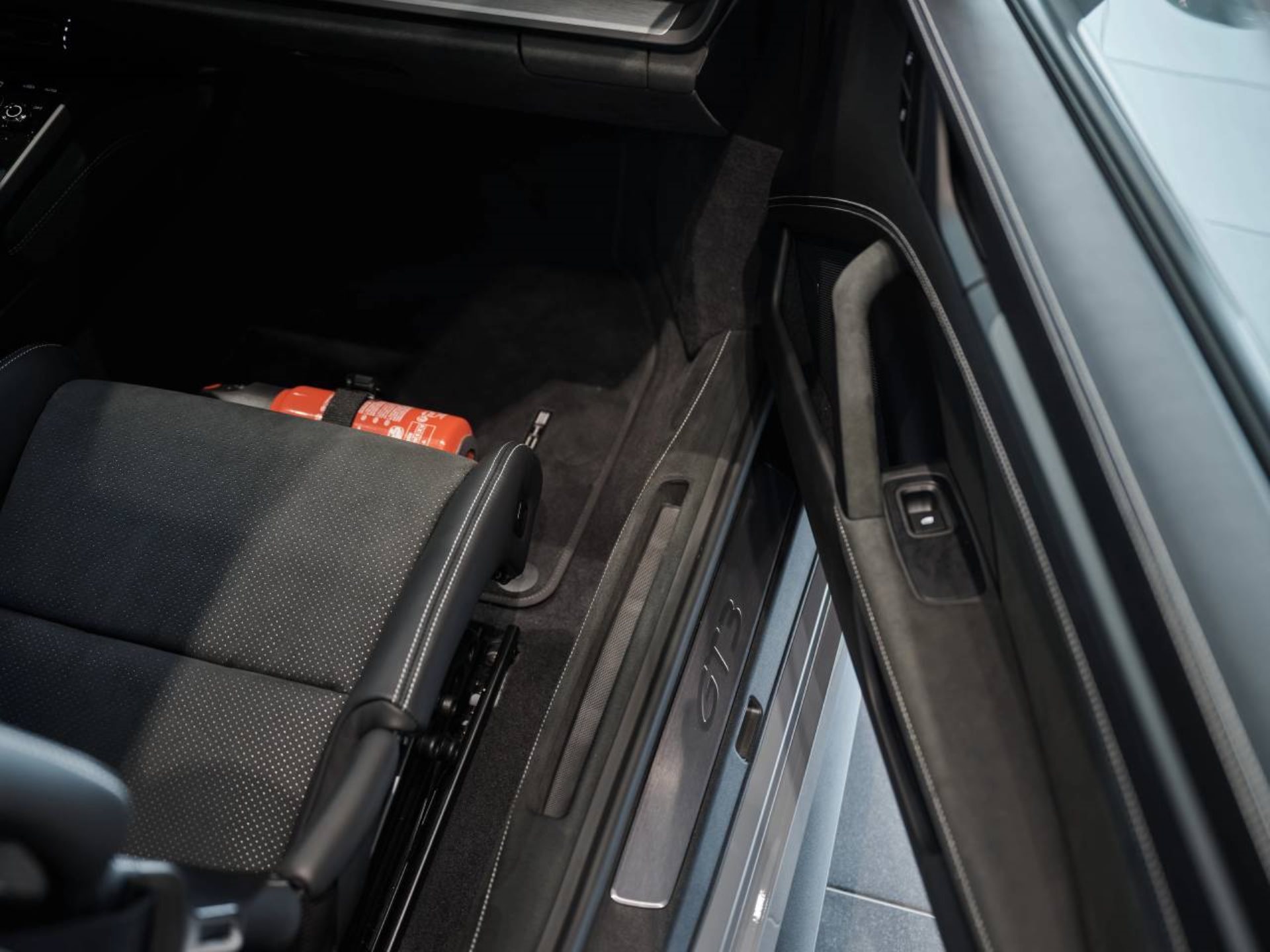 PORSCHE 911 GT3-image-19