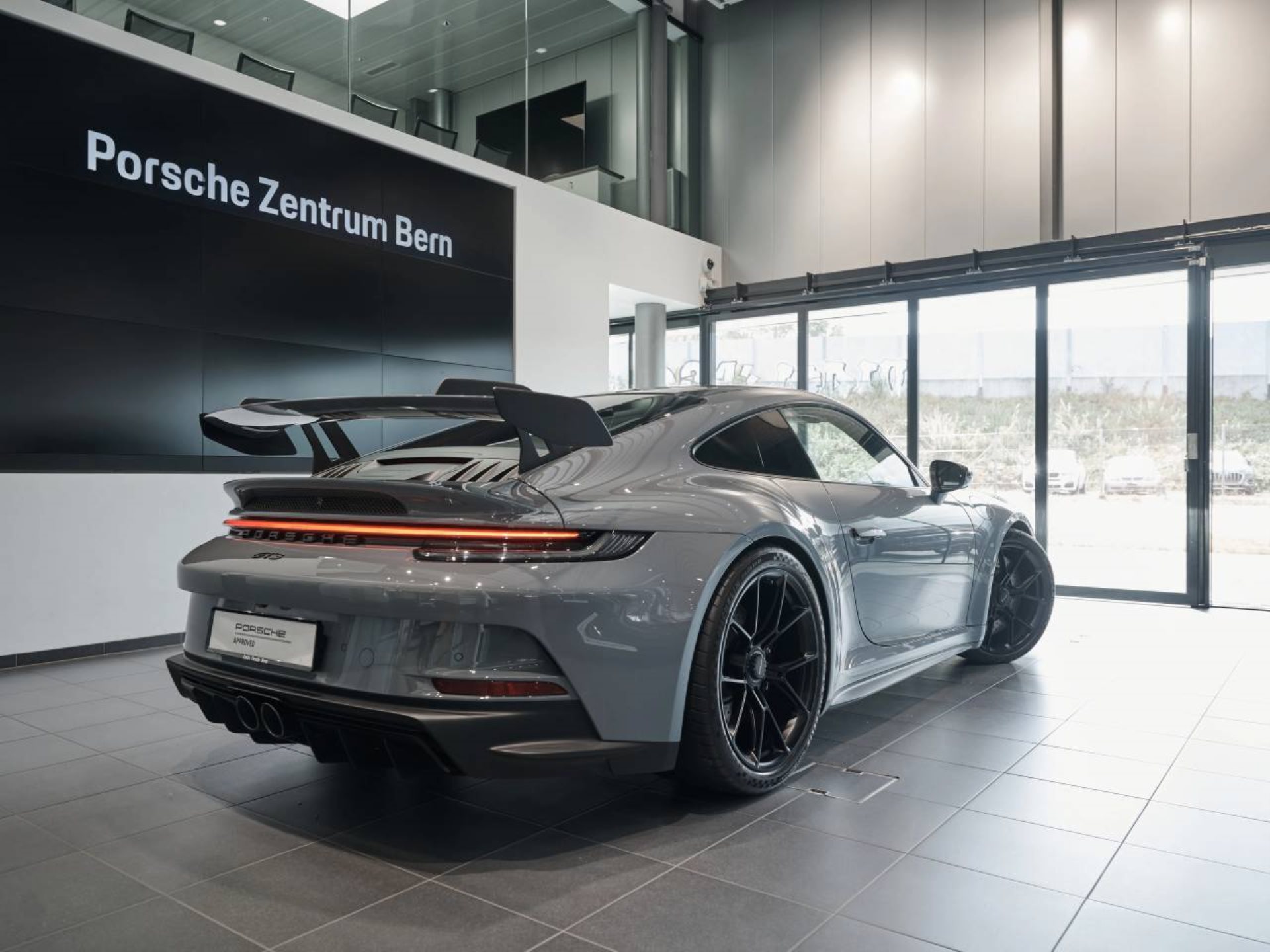 PORSCHE 911 GT3-image-2
