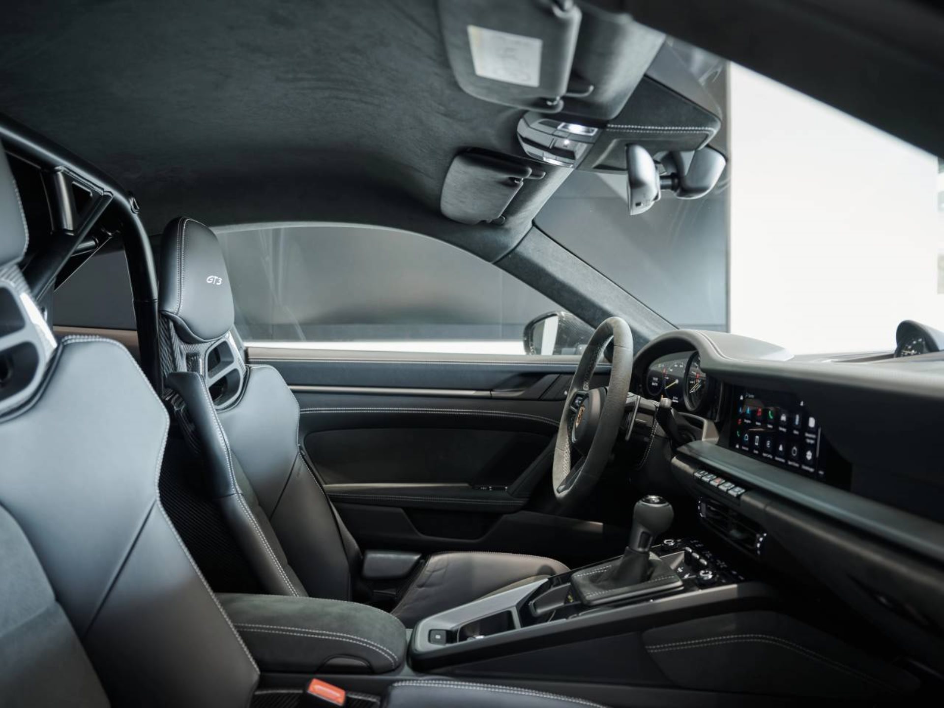 PORSCHE 911 GT3-image-15