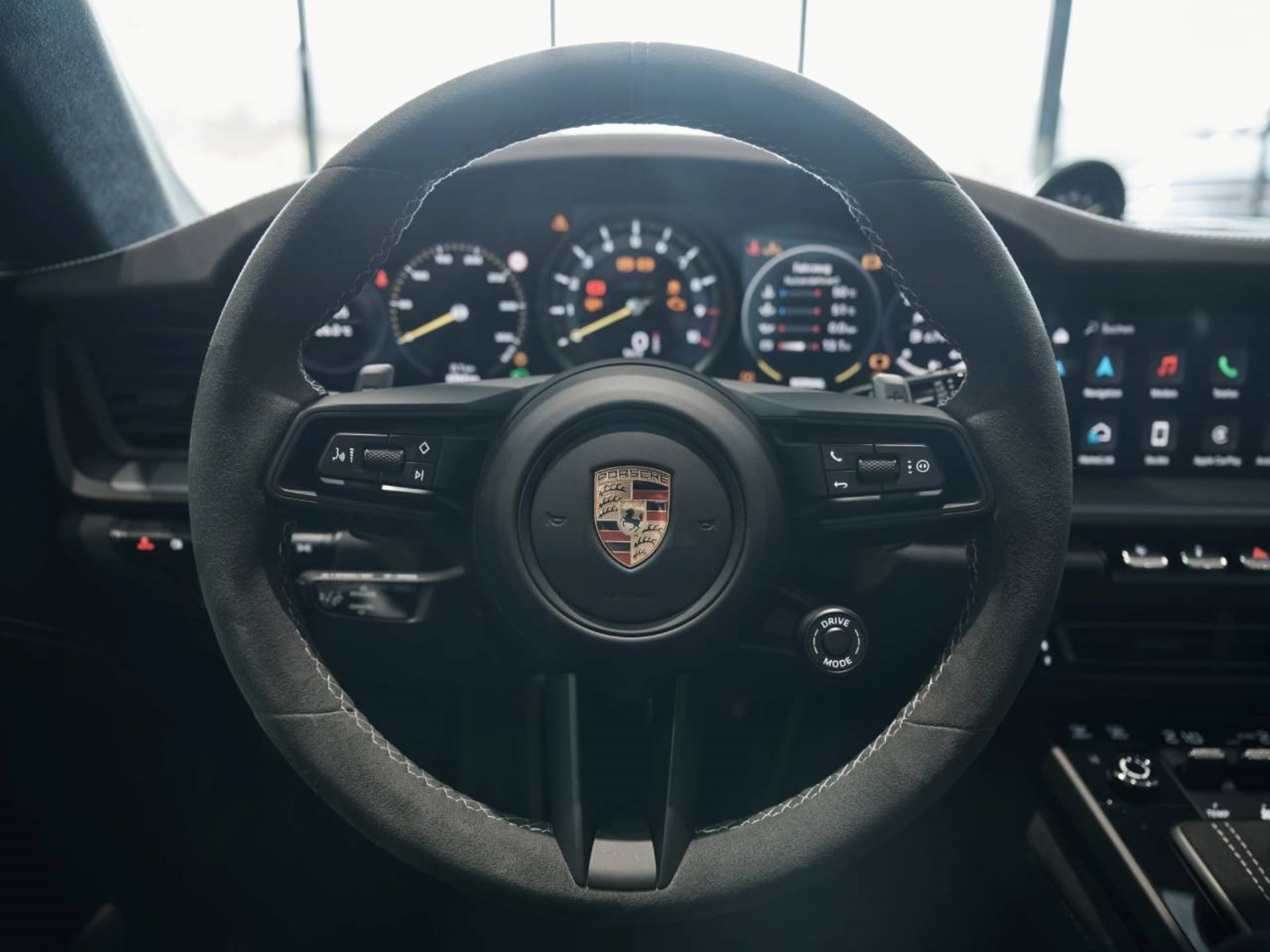 PORSCHE 911 GT3-image-12