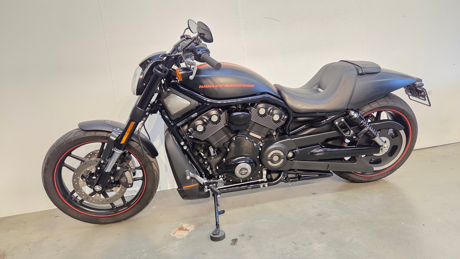 HARLEY-DAVIDSON VRSCDX Night Rod Special ABS-showroom-element-3