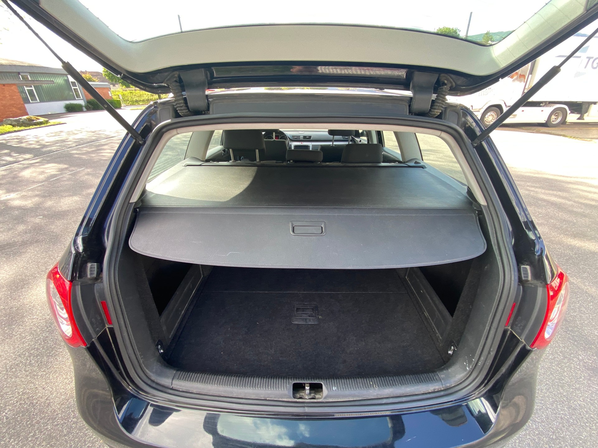 VW Passat Variant 2.0 TDI Comfortline-image-14