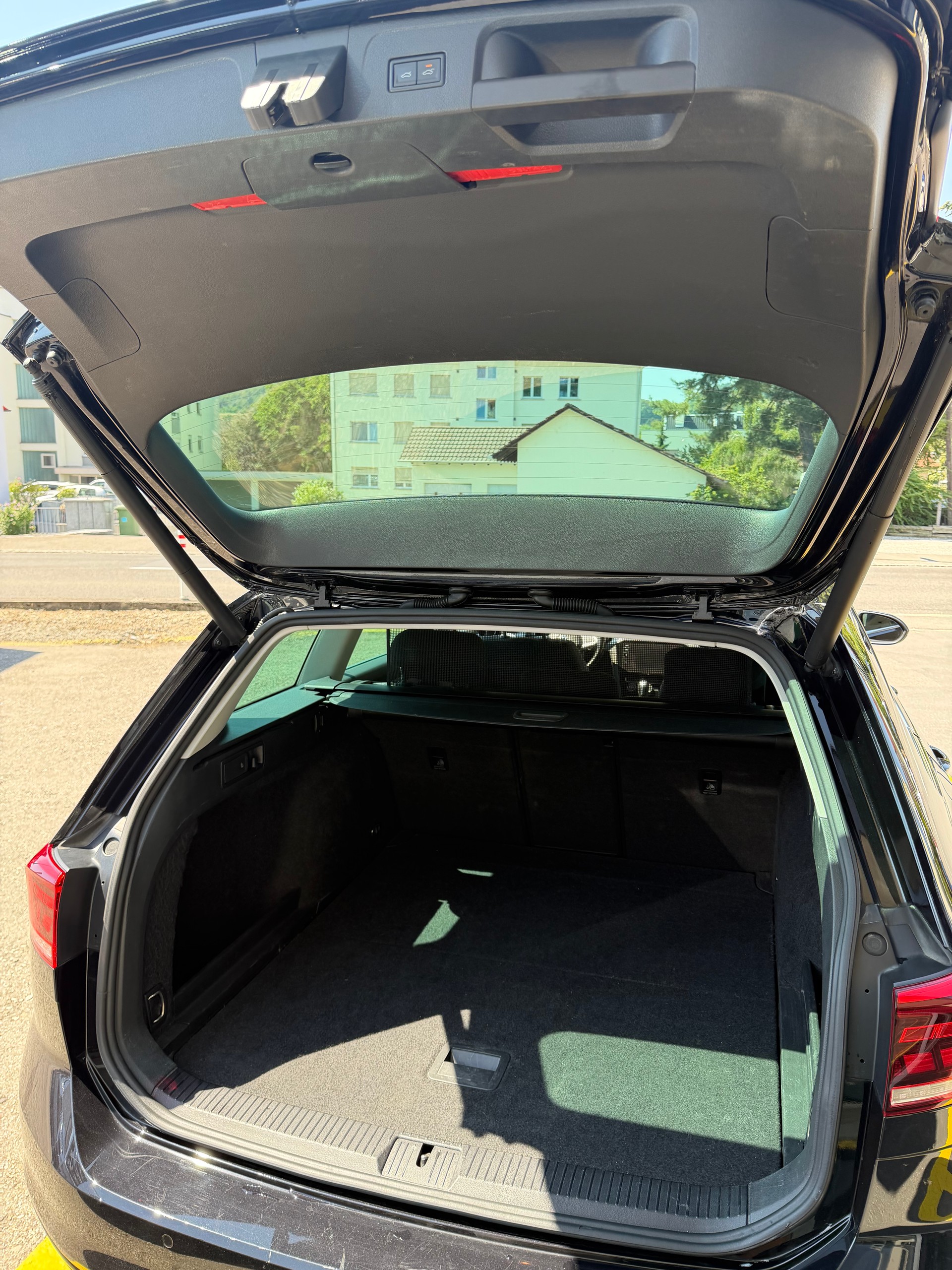 VW Passat 2.0 TDI BMT Elegance DSG-image-7
