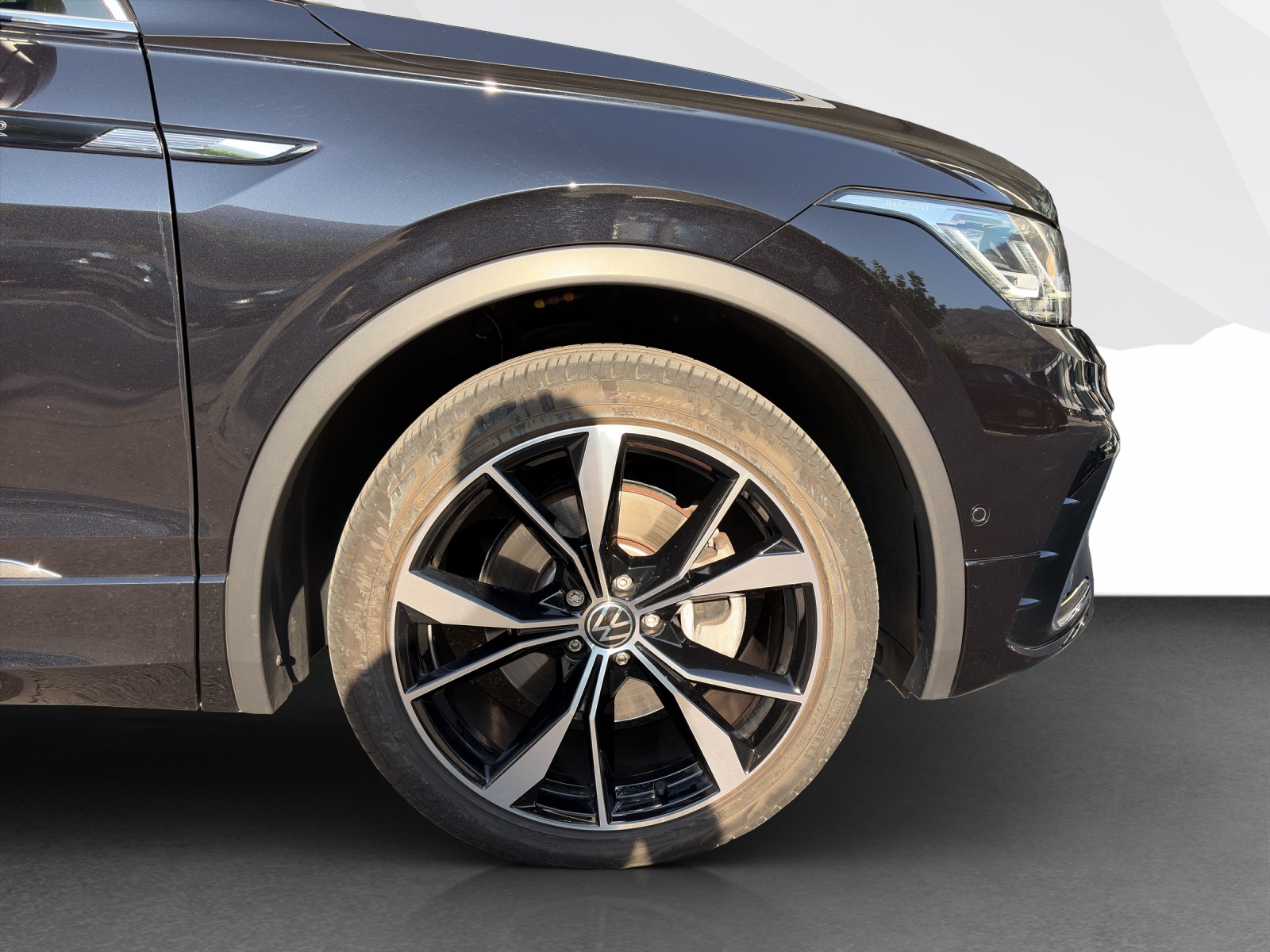 VW Tiguan 2.0 TDI SCR R-Line DSG-image-23