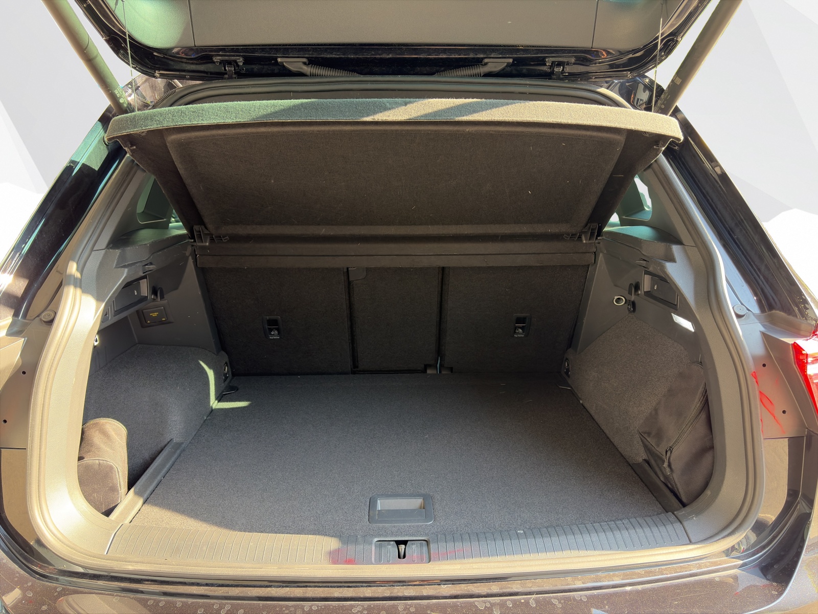 VW Tiguan 2.0 TDI SCR R-Line DSG-image-18