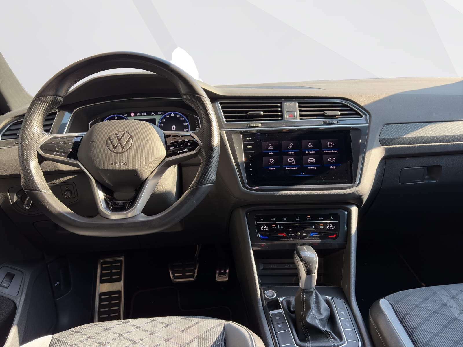 VW Tiguan 2.0 TDI SCR R-Line DSG-image-10