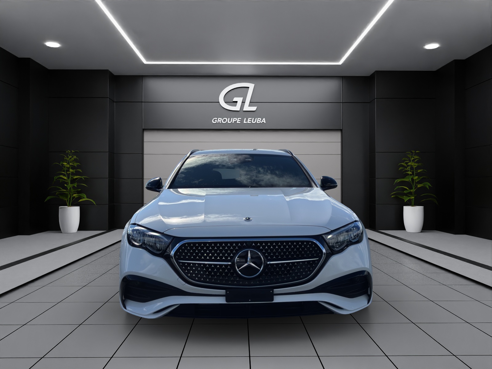 MERCEDES-BENZ E 220 d T 4Matic 9G-Tronic-showroom-element-1