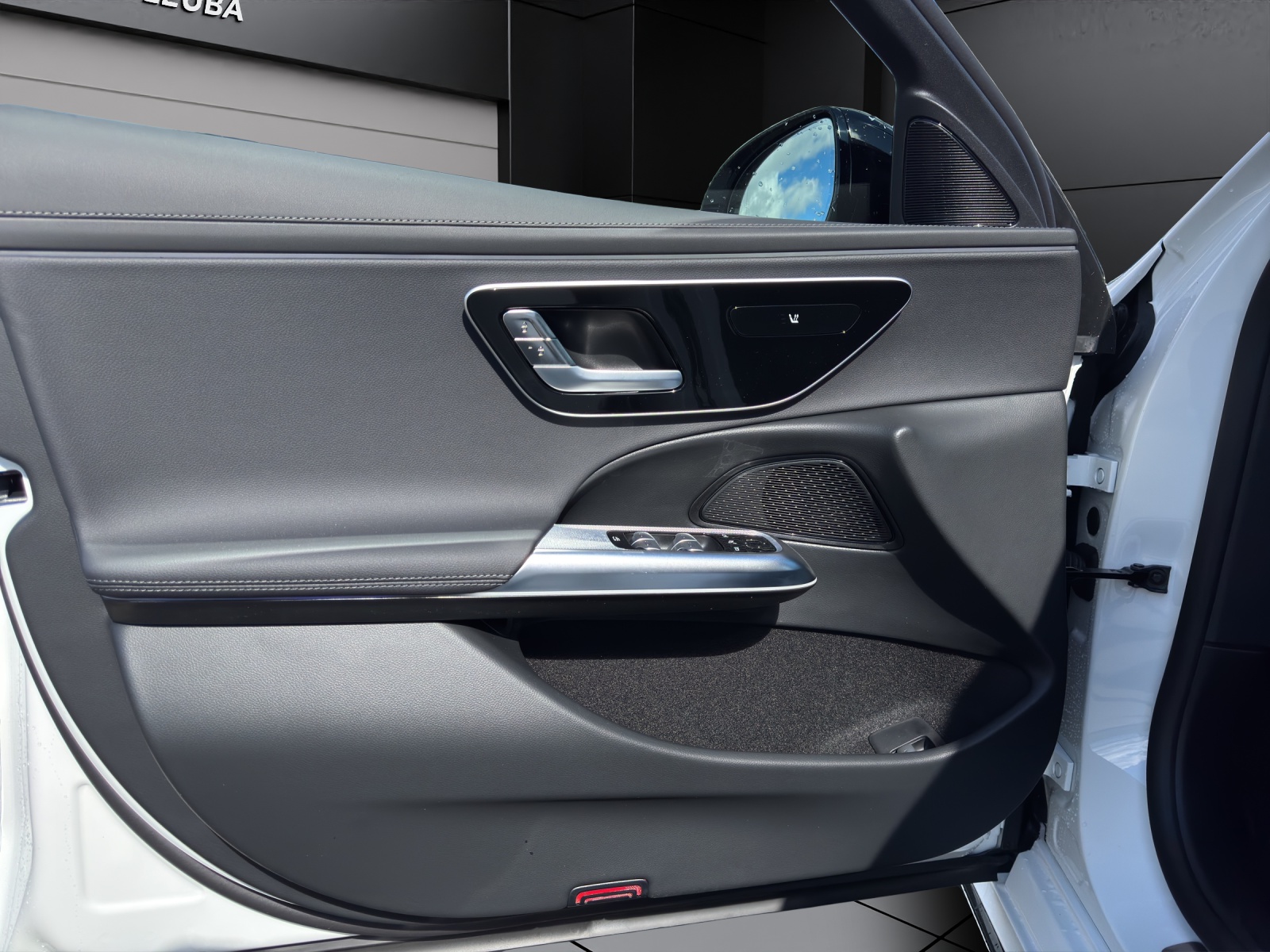 MERCEDES-BENZ E 220 d T 4Matic 9G-Tronic-image-9