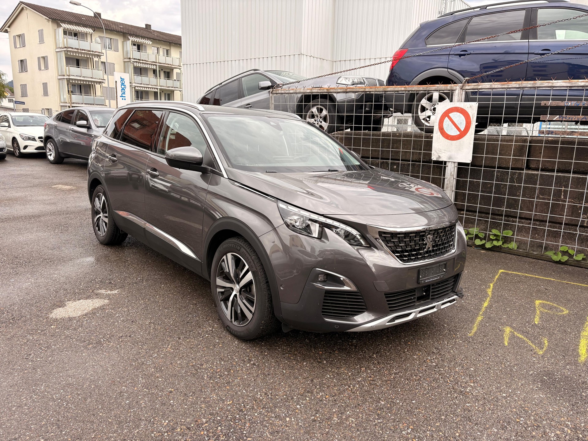 PEUGEOT 5008 1.6 THP Active EAT-image-1