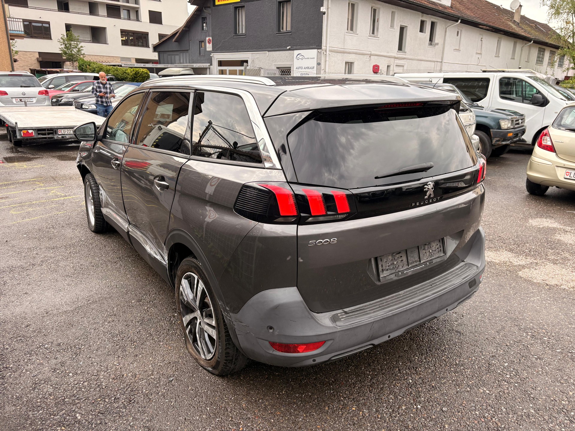 PEUGEOT 5008 1.6 THP Active EAT-image-2