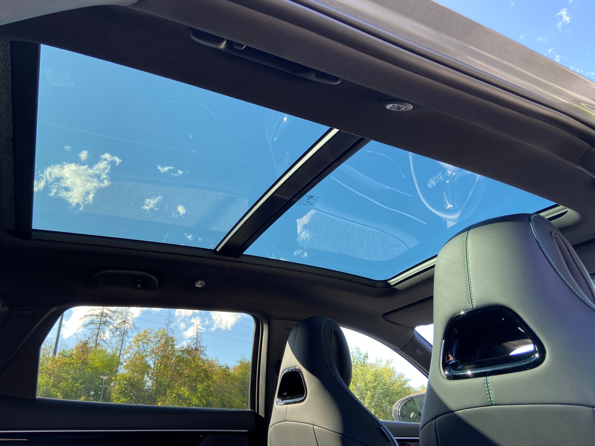 BYD Seal U DM-i Design AWD-showroom-element-2