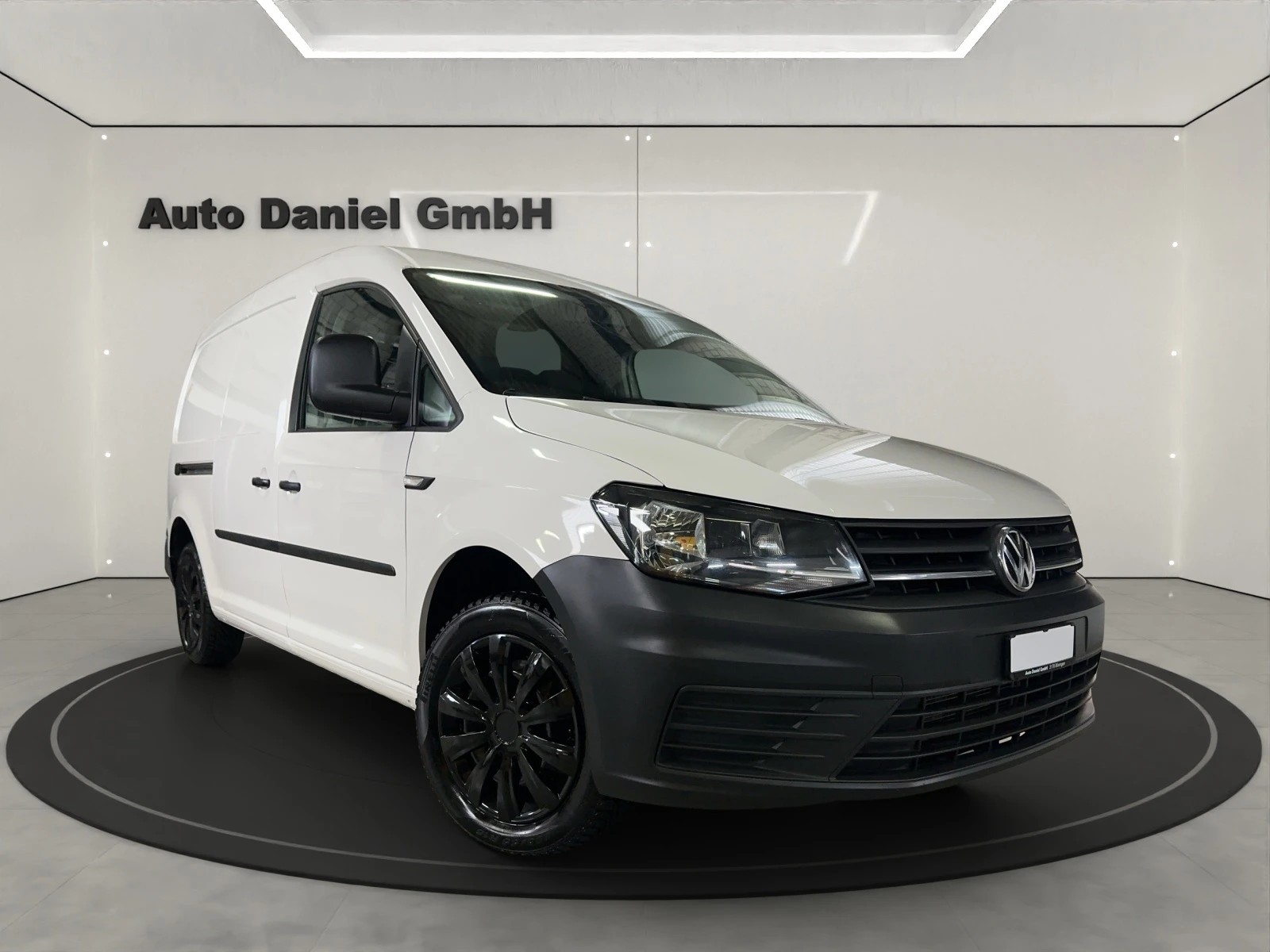 VW Caddy Maxi 2.0TDI BlueMotion Technology-image-2