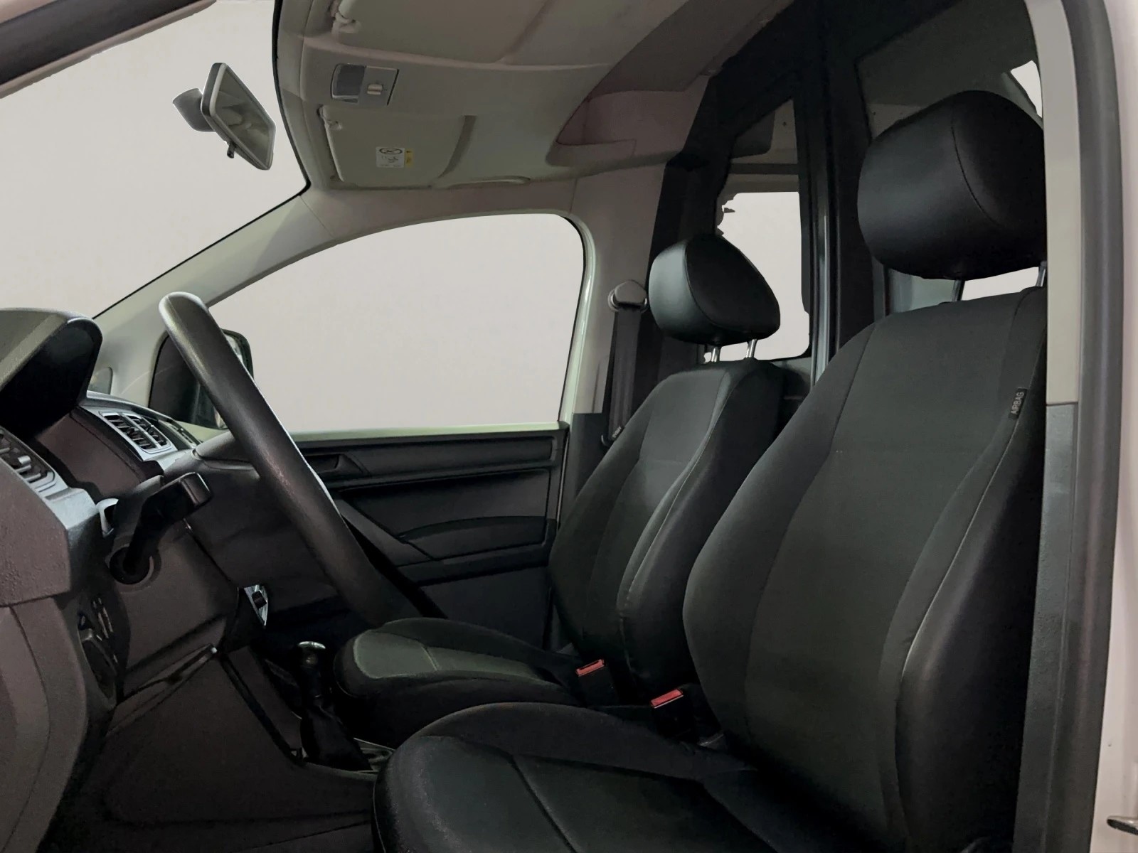 VW Caddy Maxi 2.0TDI BlueMotion Technology-image-9