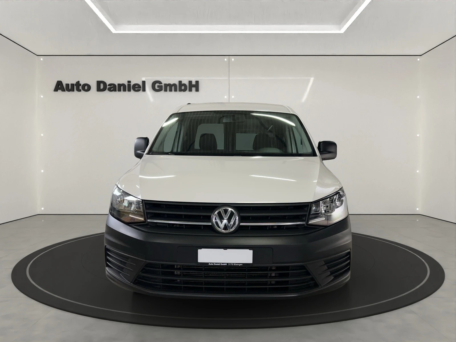 VW Caddy Maxi 2.0TDI BlueMotion Technology-image-1