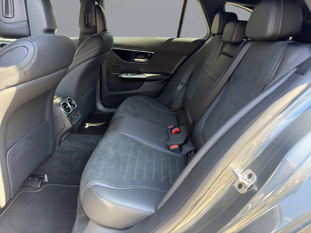 MERCEDES-BENZ C 220 d AMG Line 4matic Kombi-image-14
