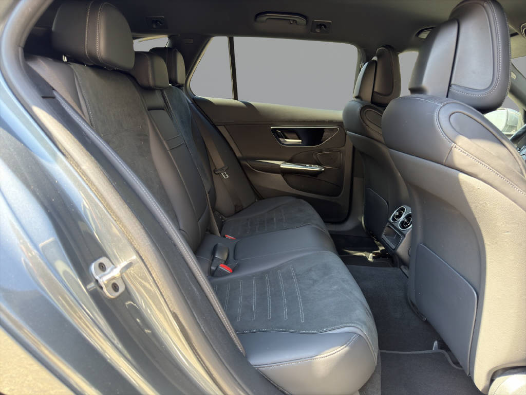 MERCEDES-BENZ C 220 d AMG Line 4matic Kombi-image-15