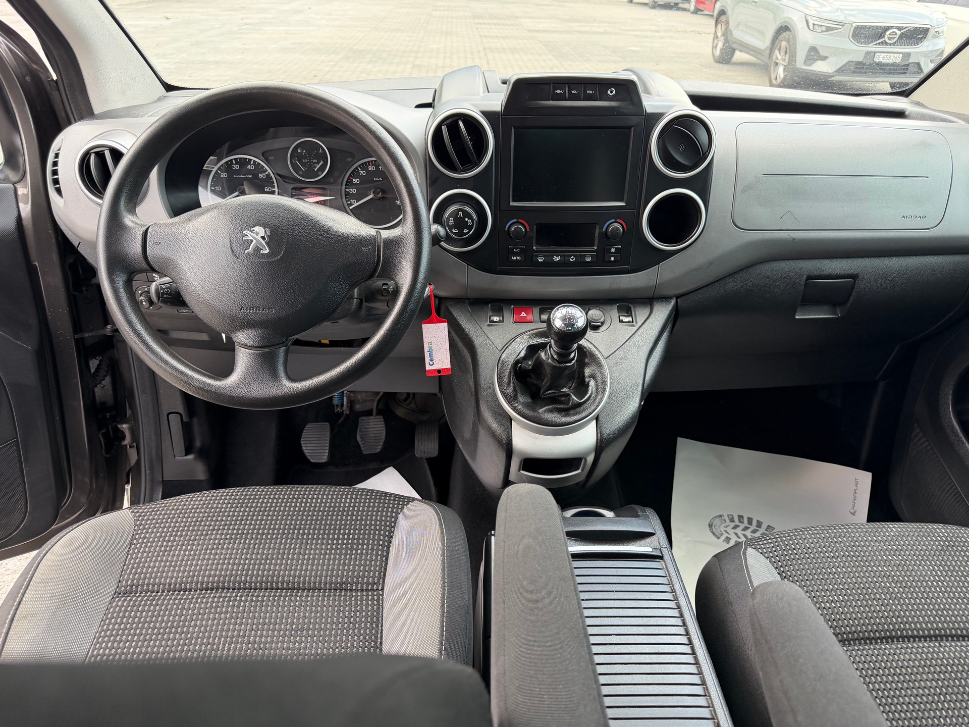 PEUGEOT Partner 1.6 BlueHDi Allure-image-11