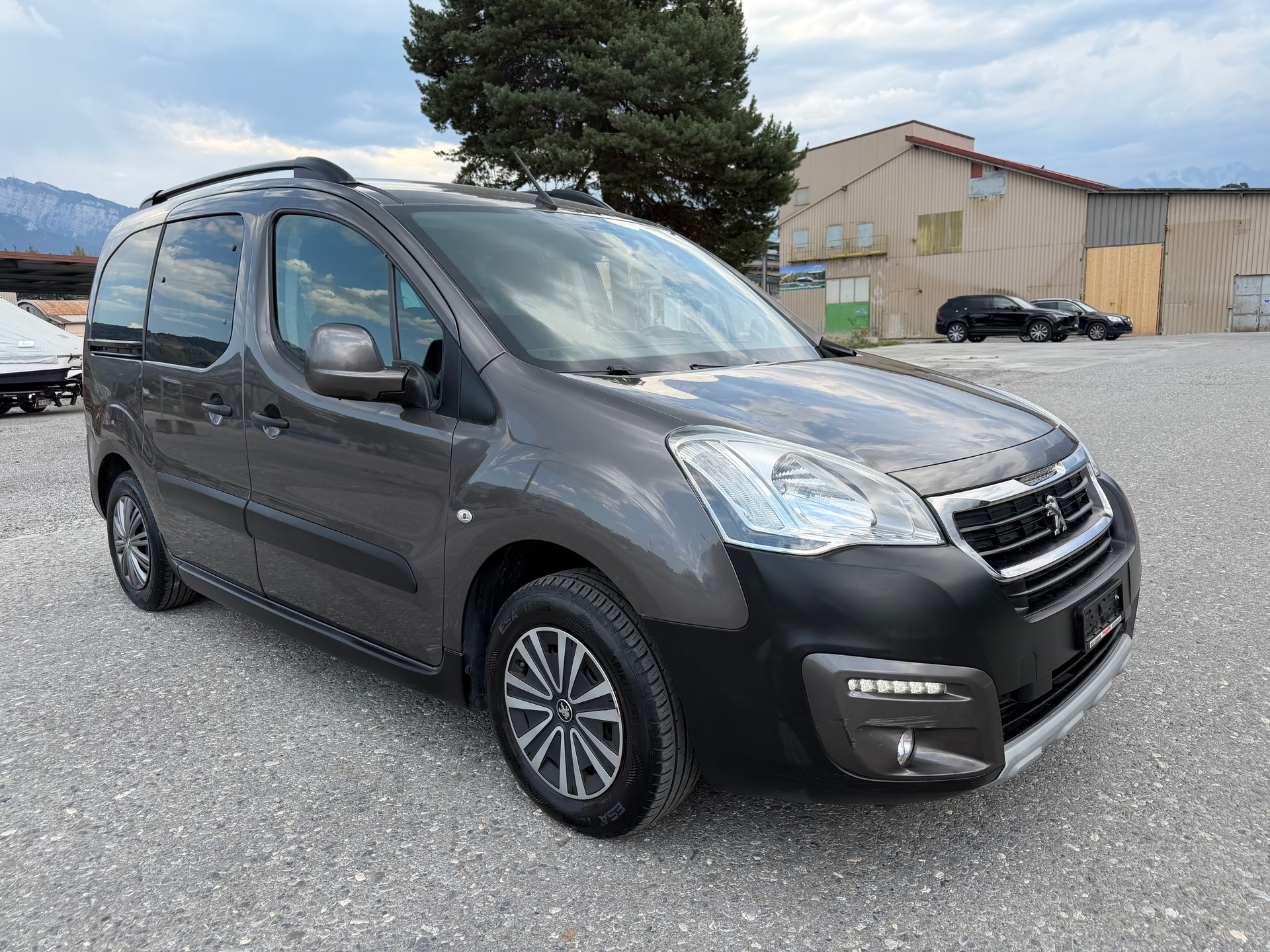 PEUGEOT Partner 1.6 BlueHDi Allure-image-7